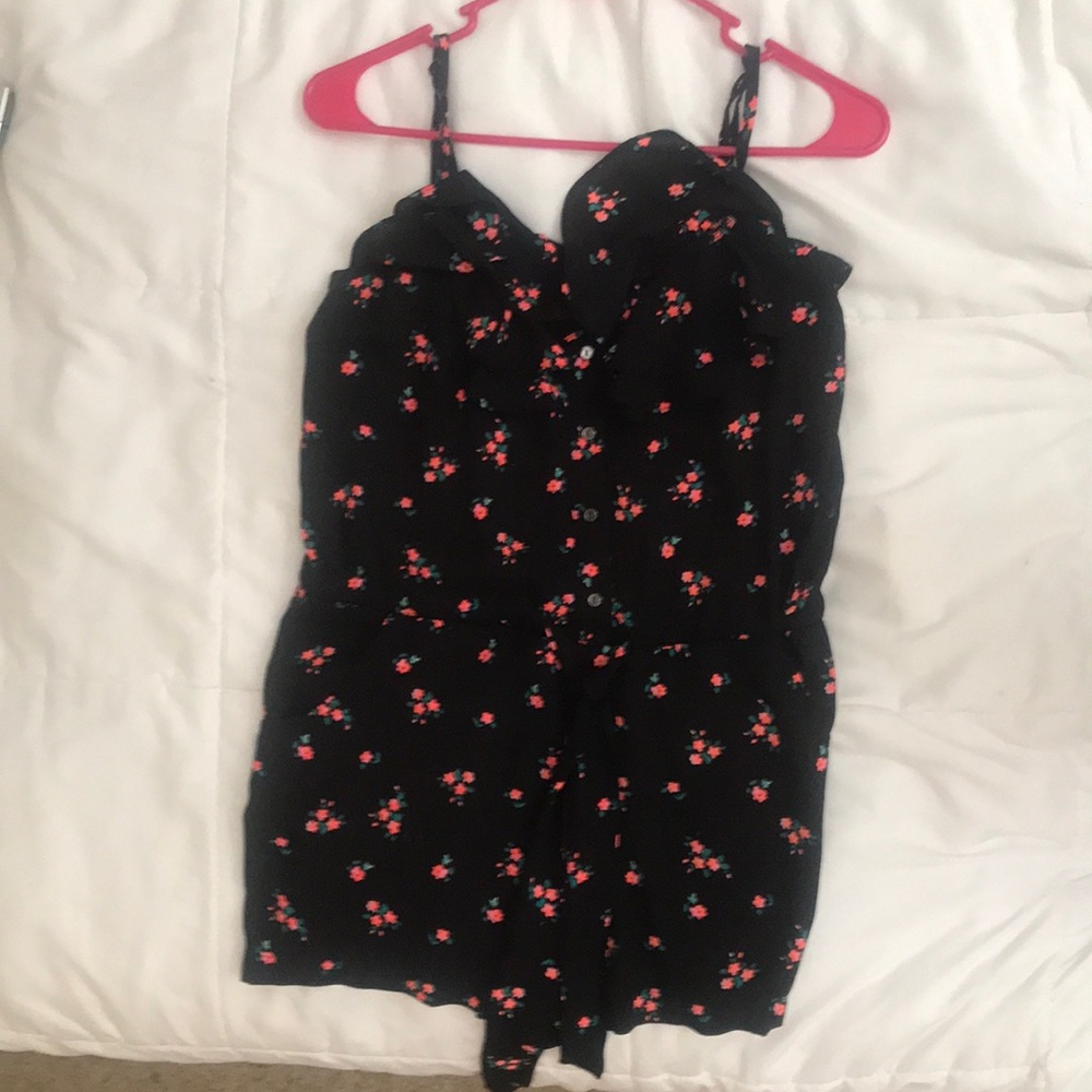 Summer cute spring/summer floral romper.